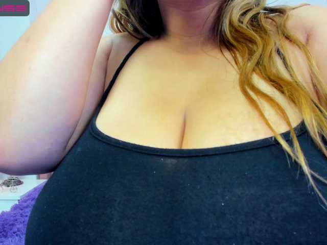 Zdjęcia MillyHerder Hello guys welcome to my room #slave #mistress #bigboobs #spitboobs #anal #playpussy #18 #chubby #fuckmachine