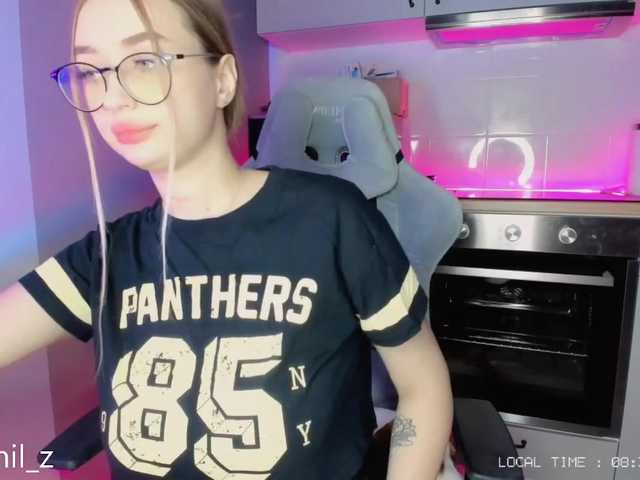 Zdjęcia _mil_z caress pussy for 69 tokens