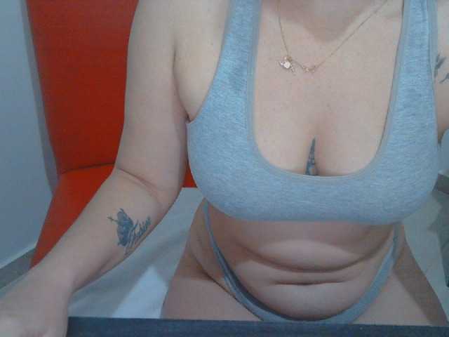 Zrzuty ekranu transmisji mimisexxxa