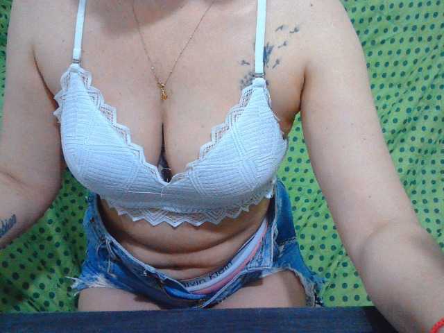 Zrzuty ekranu transmisji mimisexxxa