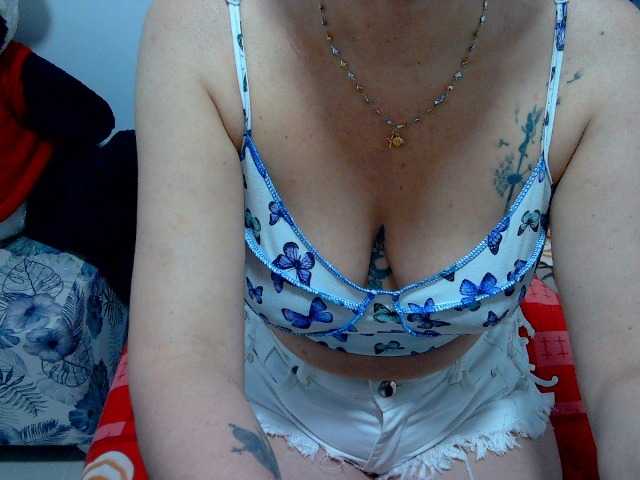 Zrzuty ekranu transmisji mimisexxxa