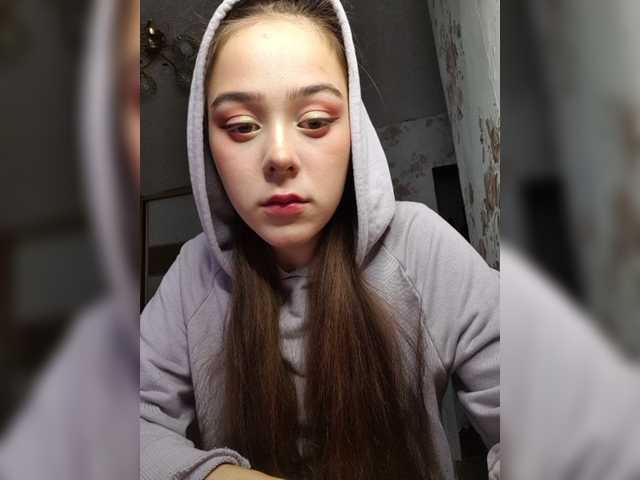 Zrzuty ekranu transmisji Mina-sweet