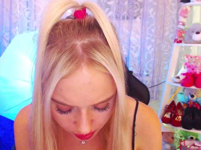 Zdjęcia MindyKally com play with lovense and cum together ;3