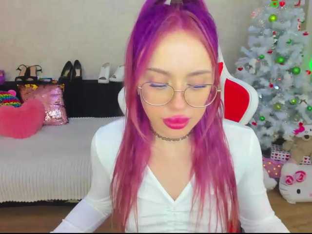 Zdjęcia MindyKally touch ass(40) touch tits (45)kiss you(20)dance(50)show outfot(15)show panties(23)suck dildo(70)suck anal plug(35)say your name(10)touch myself(45)flowers for flower(15)kiss(24)