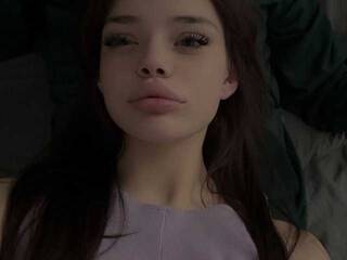 Erotyczny czat wideo mini-barbie