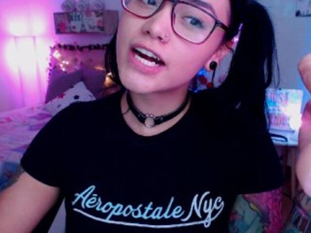 Zrzuty ekranu transmisji Miss-Bonnie