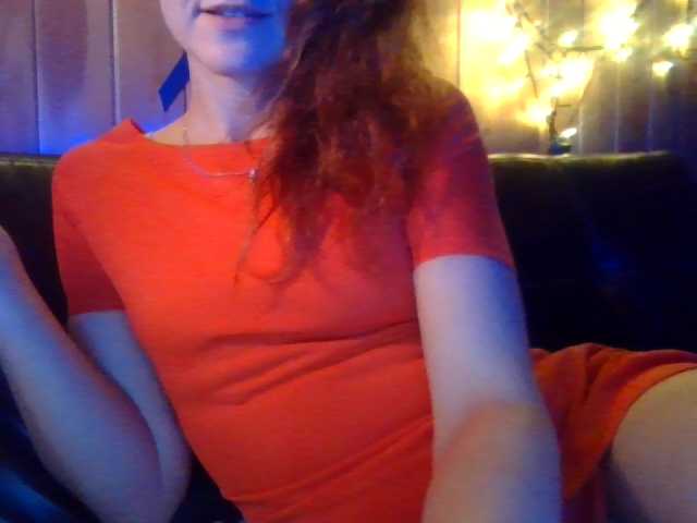 Zdjęcia miss-redhead I reply to a private message for 5 tokens, get up to show my figure - 15 tokens, look at your camera for 30 tokens, subscribe to you for 50 tokens.