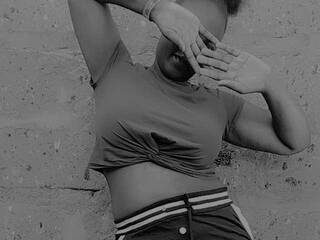 Erotyczny czat wideo Missbee1