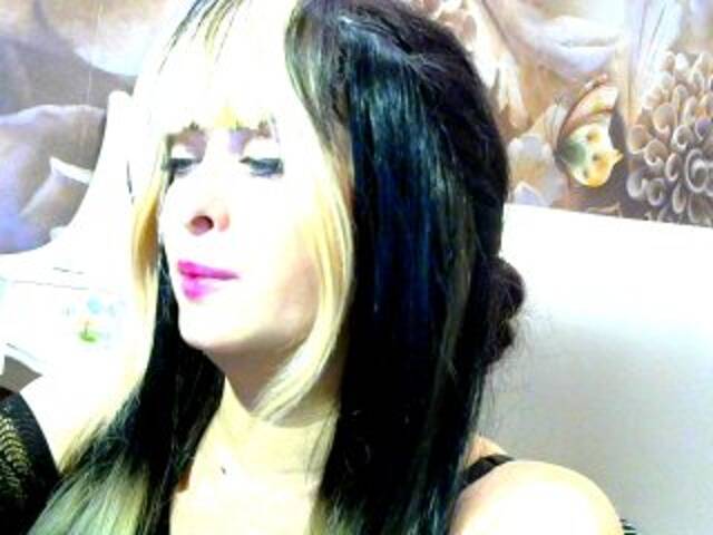 Zrzuty ekranu transmisji missboginya