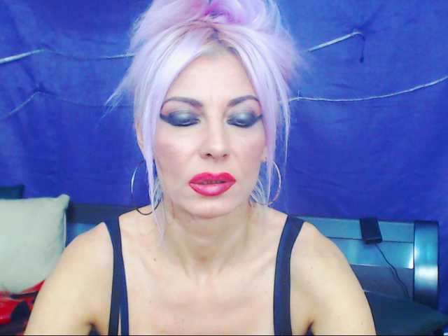 Zdjęcia HoneyLara #show you appreciation by tipping don't be stingy #kiss#facesitting#cuckold#red toes#tipper#anal#fuck you mouth#cei#joi#humilliation#joi#tipper#short dick#pvt#strapon#blow job#foot job#