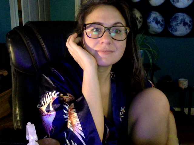 Zdjęcia mjwhatever17 Target: 500, 82 earned, 418 until I cum #squirt #cumshow #girlnextdoor #glasses #ass