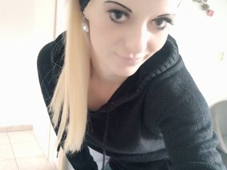Erotyczny czat wideo MoaningKitty23