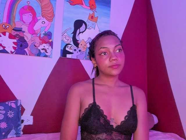 Zrzuty ekranu transmisji MollyBrown