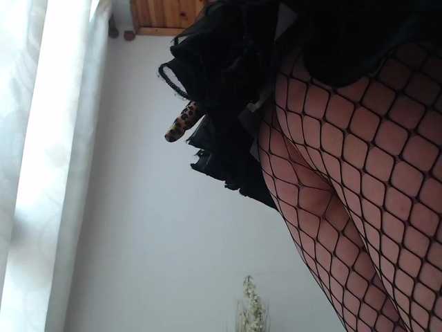 Zdjęcia mollyhank happy hallowen my sweet's boys, welcome an get fun with me #spit #blowjob #twerking #bigass #squir : 113 take clothes off and fingering pussy