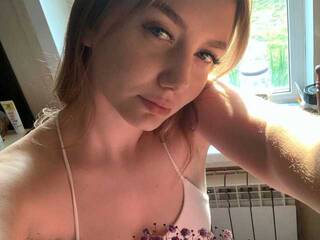 Erotyczny czat wideo moni-cartier