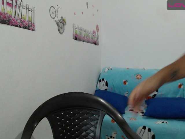 Zrzuty ekranu transmisji monica-squirt