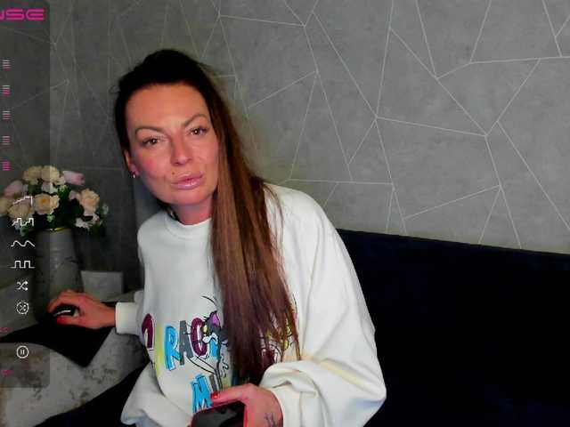 Zdjęcia MonicaGucci Hi, I'm Monica!! Lovence from 2 tokens, only full private.❤️ [none] Lovence levels 2102051100201 favorite vibration 55 and 100