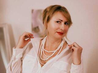 Erotyczny czat wideo MonicaMoor