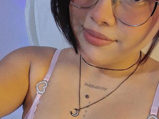 Erotyczny czat wideo MonieLodge