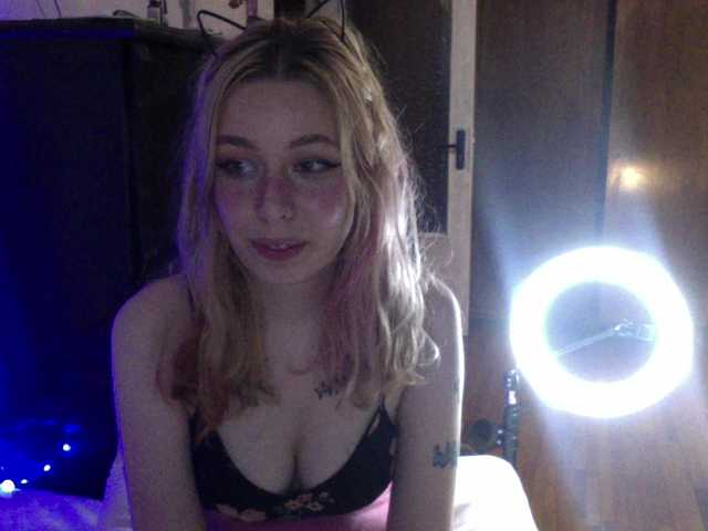 Zrzuty ekranu transmisji moooonpie