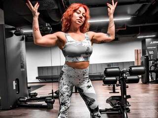 Erotyczny czat wideo MuscularMommy