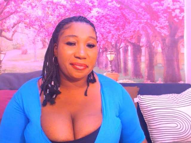 Zdjęcia mysticeboney #bbw,bigboobs,bigass,lovensepussy.ebonyqueen..100tkns