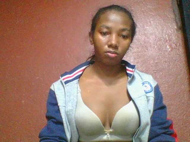 Zrzuty ekranu transmisji Nadiah1