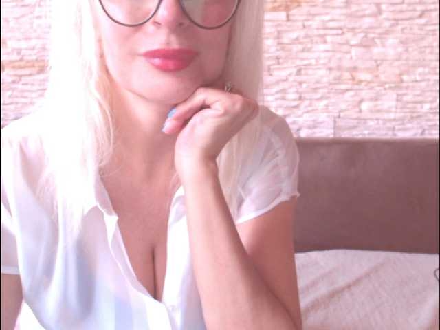 Zdjęcia Dixie_Sutton Do you want to see more ? Let's have together for priv, Squirt show? see my photos and videos I collect for new glasses. Can you help me with this?you do not have the option priv? throw a big tip