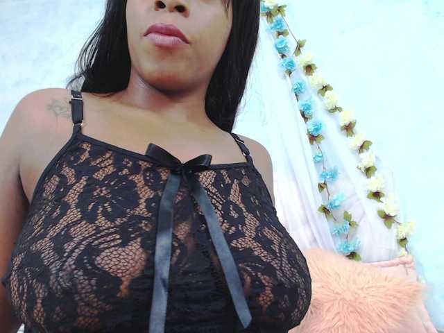 Zrzuty ekranu transmisji NaomiFox