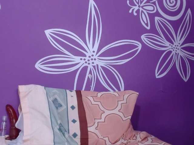 Zrzuty ekranu transmisji natasha-brand
