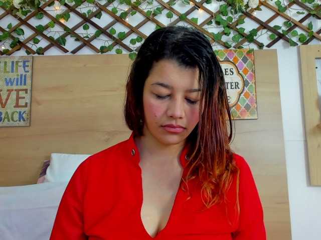 Zrzuty ekranu transmisji NathyCastillo