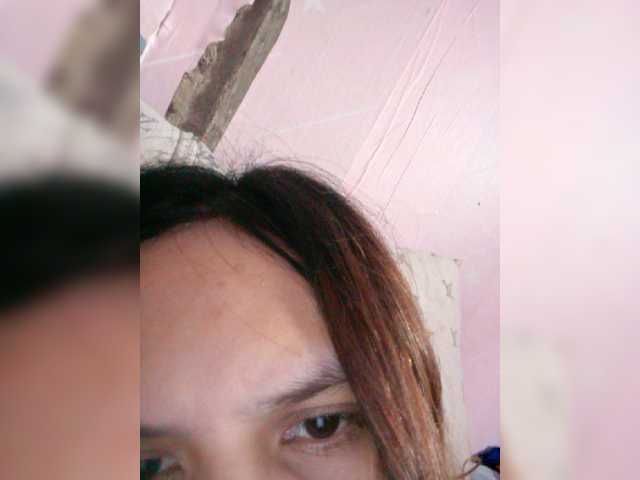 Zrzuty ekranu transmisji Naughty-Mommy