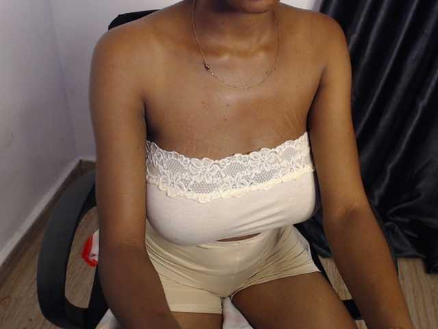 Zrzuty ekranu transmisji Naughty-zoe