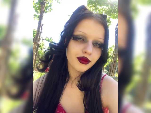 Zrzuty ekranu transmisji NaughtyAnna