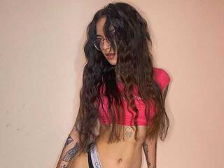 Erotyczny czat wideo NessaBarett1