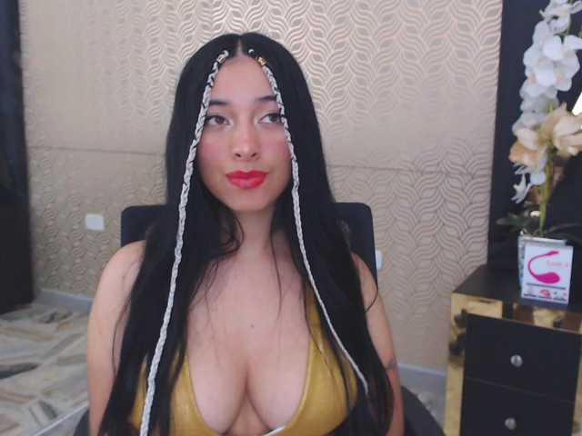 Zdjęcia NicoleCollema hello guys I'm new I would like to masturbate for you