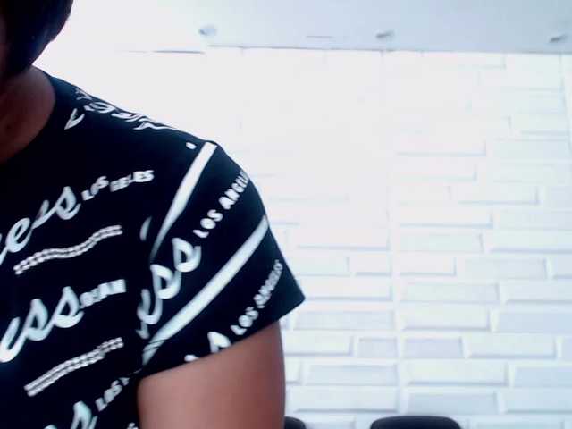 Zrzuty ekranu transmisji NicoleThomas