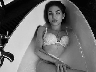 Erotyczny czat wideo NikaFlower