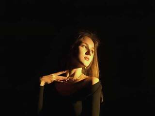 Erotyczny czat wideo Niktoria-Shy