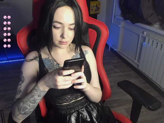 Zdjęcia SofiaWills If today before the night I get 4 to subscribers, I will arrange anal with a fucking machine