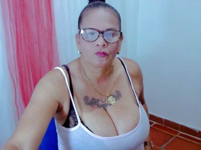 Zrzuty ekranu transmisji NinaXMilf