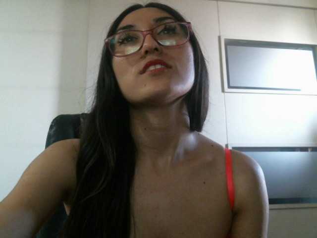 Zrzuty ekranu transmisji Ninimoon