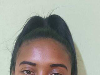 Erotyczny czat wideo Nisaina