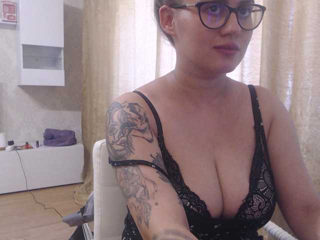 Zdjęcia O-Queen I DONT DO SPY SHOW OR GROUP!!! ONLY PVT OR FOR TIPS HERE!!!!#bigass #bigtits #teen #blonde #fuckingdeep #sexy #horny #analplaytip and fuck my tight pussy