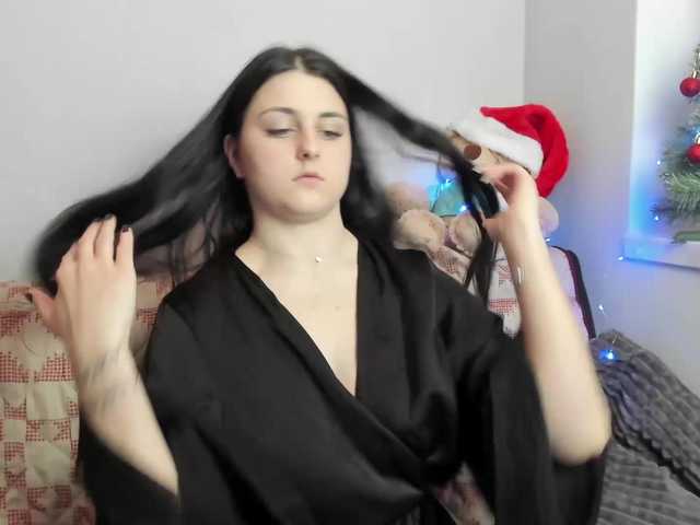 Zrzuty ekranu transmisji OliviaKitty