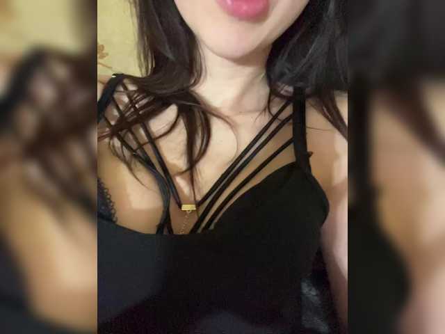 Zrzuty ekranu transmisji OneGirlSex