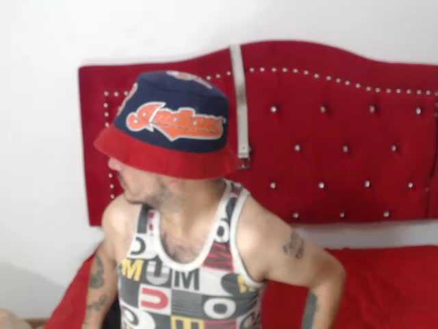 Zrzuty ekranu transmisji orgasmroom