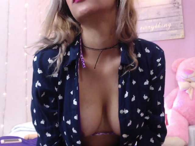 Zrzuty ekranu transmisji pamela-anders