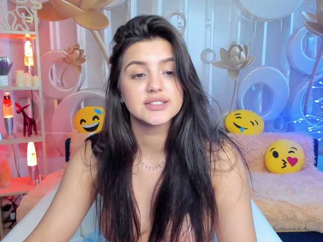 Zdjęcia pamellagarcia welcome to my room) I'm new) let's get to know each other and have fun together) Make me happy with your tip