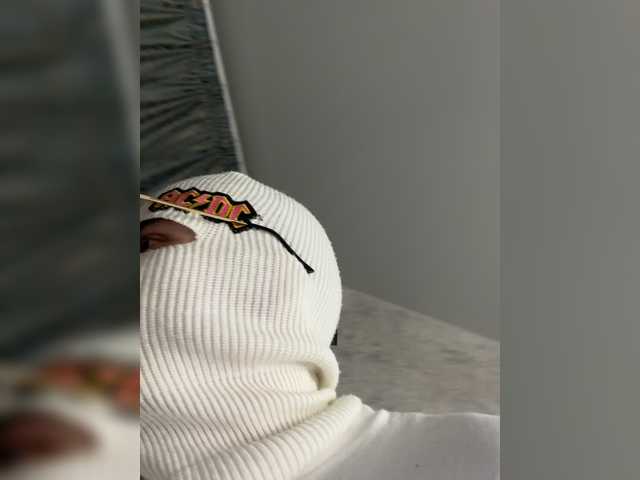 Zrzuty ekranu transmisji TheonlyoneBoyX